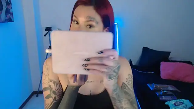 Maddy Vicius19 online show from November 24, 12:01 am