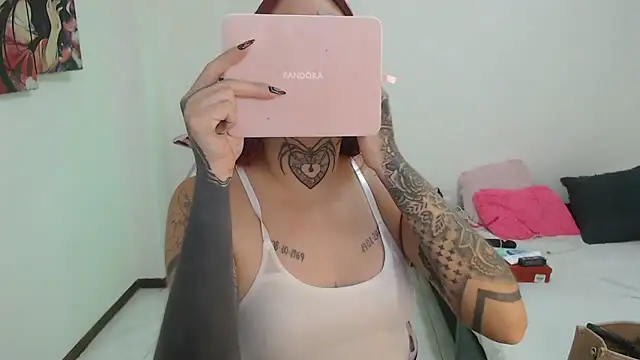 Maddy Vicius19 online show from October 13, 8:44 pm