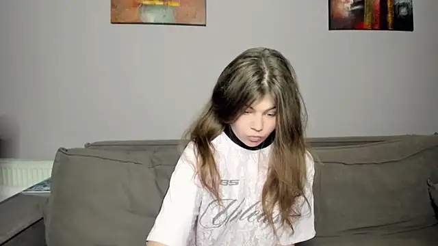 Lilly Jess online show from November 10, 8:37 pm