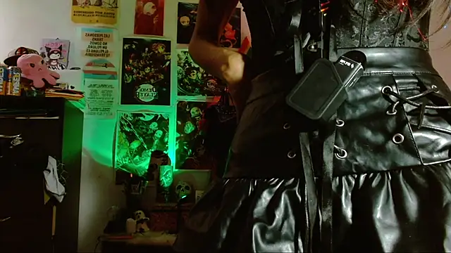 carolinerue online show from November 28, 9:07 pm