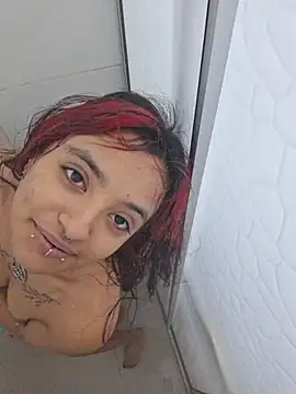 carolinerue online show from February 18, 1:16 am