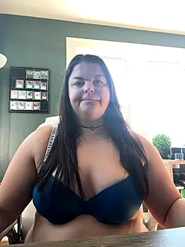 PlayWithBrittany online show from October 3, 3:39 pm