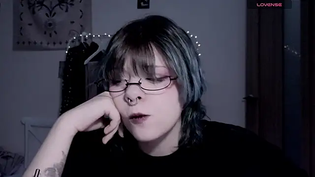 Alice Zev online show from December 17, 6:45 pm