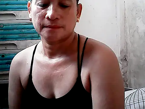 Snapshot of yoursPinayMama1682 chatting on October 12, 11:51 pm yoursPinayMama1682 online show from October 12, 11:51 pm