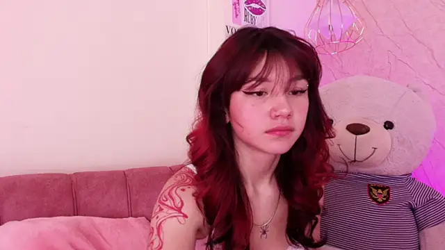 Snapshot of april_bennett chatting on September 18, 12:58 pm april bennett online show from September 18, 12:58 pm