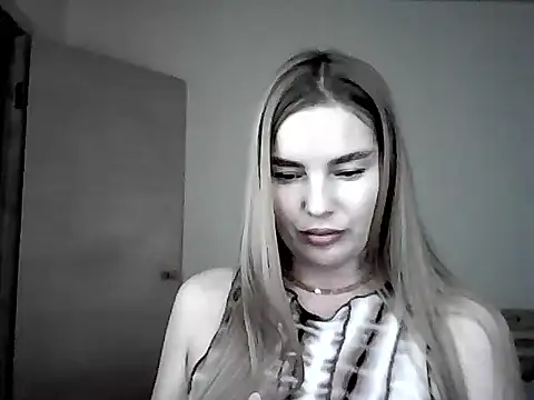 Zeriellee online show from May 12, 12:01 pm