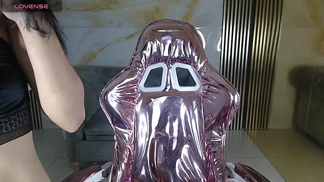 catalina5 s online show from December 3, 1:13 pm