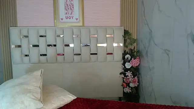 catalina5 s online show from March 27, 8:26 am