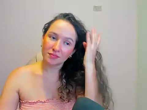 butterflyfree1 online show from September 30, 11:42 pm