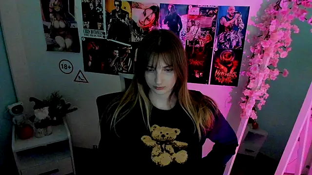 NeyliDream online show from December 18, 1:38 pm