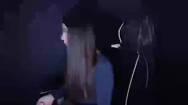 Snapshot of AlisaBubbles chatting on October 8, 5:45 am AlisaBubbles online show from October 8, 5:45 am