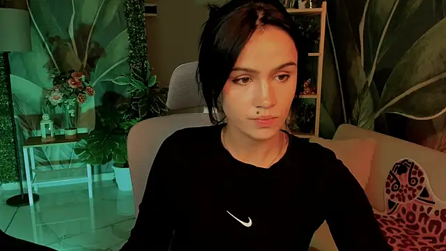 MonicaFarmer online show from September 17, 9:24 pm