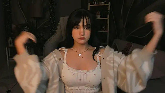 MonicaFarmer online show from November 7, 5:40 pm