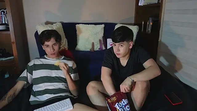 tightncuteass online show from December 19, 2:38 am