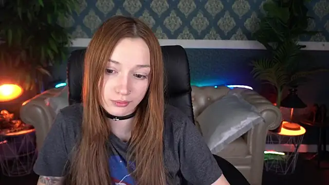 FoxyMayy online show from March 25, 3:15 pm