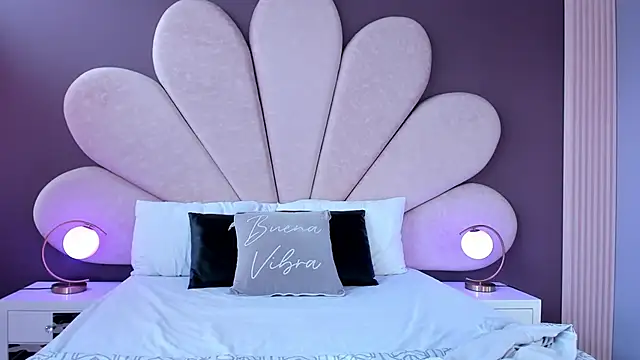 CarolinaaGomezz online show from October 14, 6:43 pm