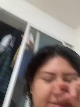 laiisowk online show from December 18, 5:34 am