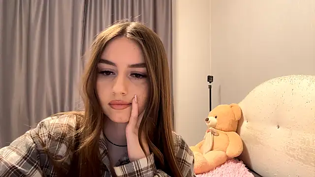 CatherinDream online show from December 3, 1:46 pm