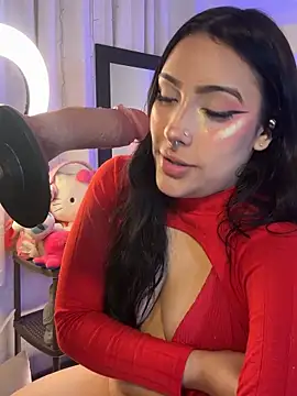 ashlynnlowe  online show from April 12, 11:06 pm