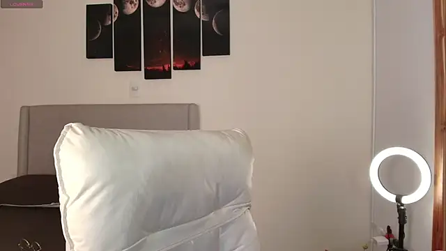 MaryMoon  online show from April 8, 12:35 am