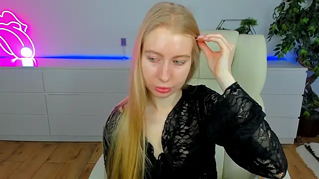 Alina Blonde online show from March 14, 6:36 am