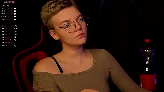 KrisNeal online show from October 23, 9:15 am