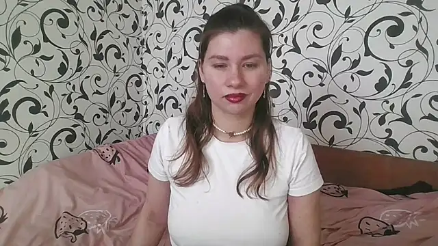 YourEmilie online show from February 5, 10:07 am