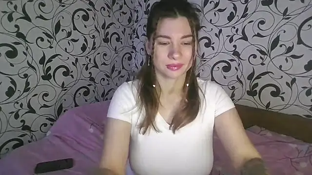 YourEmilie online show from December 23, 9:24 am