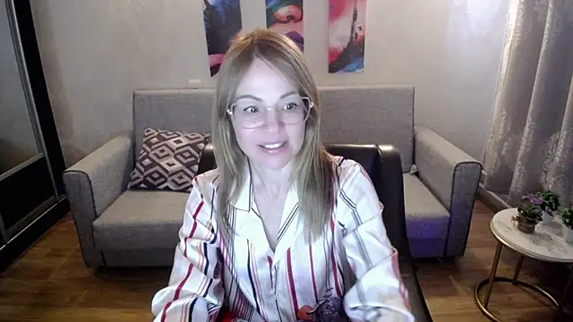 shy hot cat online show from October 2, 9:58 am