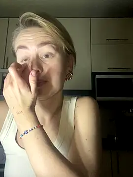 MartaLuna  online show from December 2, 7:27 pm