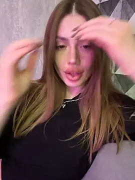 Elizabeth Tay online show from March 25, 6:11 pm