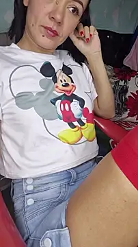 Lhia  online show from January 6, 8:23 pm