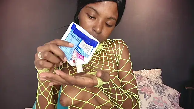 CamilaaSaenz online show from September 30, 7:52 pm