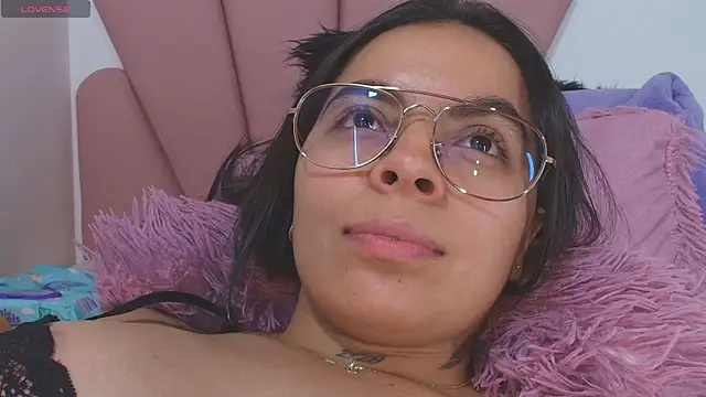 hillary joness online show from September 12, 2:01 am