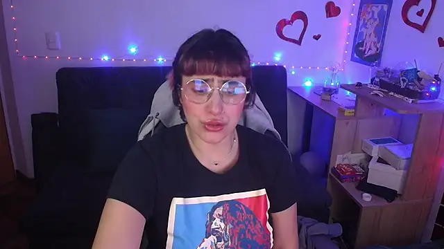 Miacatsito3 online show from April 15, 4:57 am