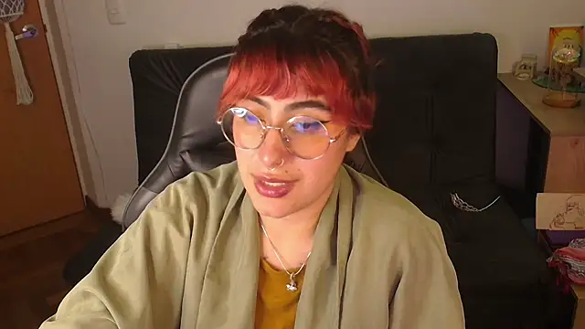 Miacatsito3 online show from January 13, 5:24 am