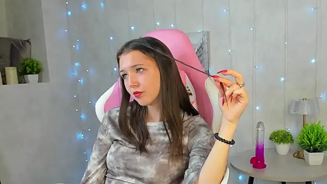 Amanda Reedd online show from October 6, 8:09 am