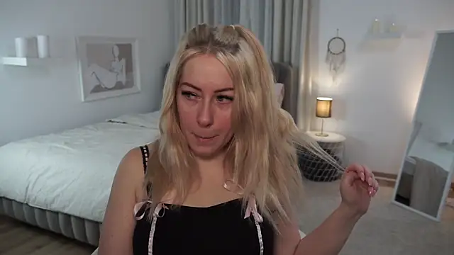 sandraa cole online show from October 3, 6:35 pm