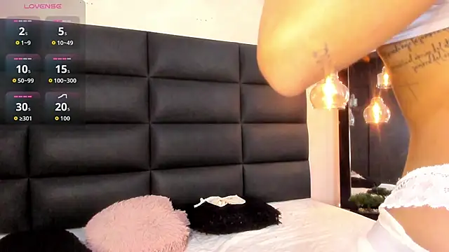 Snapshot of miss-ashley- chatting on October 9, 1:37 pm miss-ashley- online show from October 9, 1:37 pm