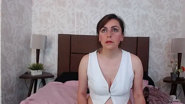 Ava Raye online show from November 18, 7:15 pm