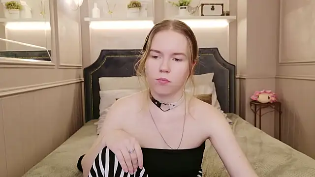 Alida Brice online show from November 11, 6:42 am