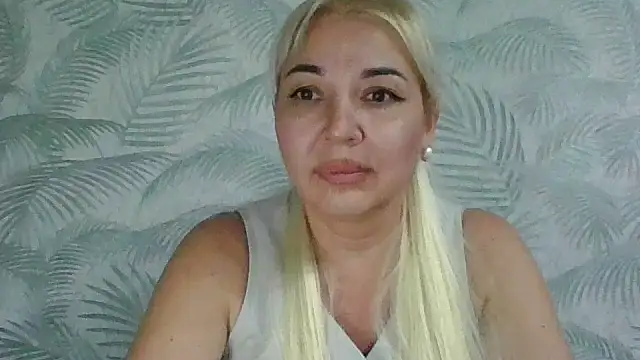 Snapshot of Thirieli chatting on October 14, 5:48 pm Thirieli online show from October 14, 5:48 pm