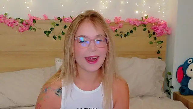 Lilith Bonheur online show from November 7, 9:31 pm