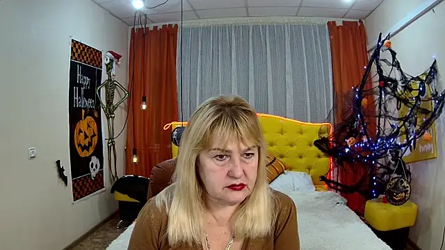 EmmaEllison online show from October 26, 7:04 am