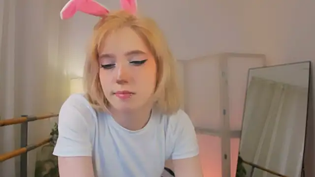 MorgyAsuna  online show from December 4, 1:35 pm