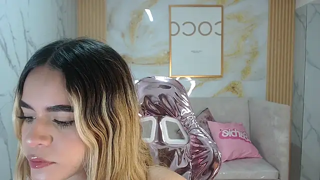 lilith4 s online show from September 30, 8:24 pm