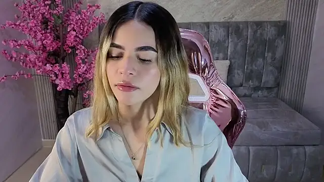 lilith4 s online show from October 15, 8:22 pm