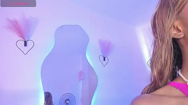 Mia royal online show from April 14, 7:14 pm