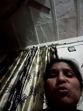 aliya-jaan71 online show from February 1, 7:45 pm