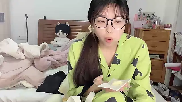 Akong11 online show from November 30, 11:47 am